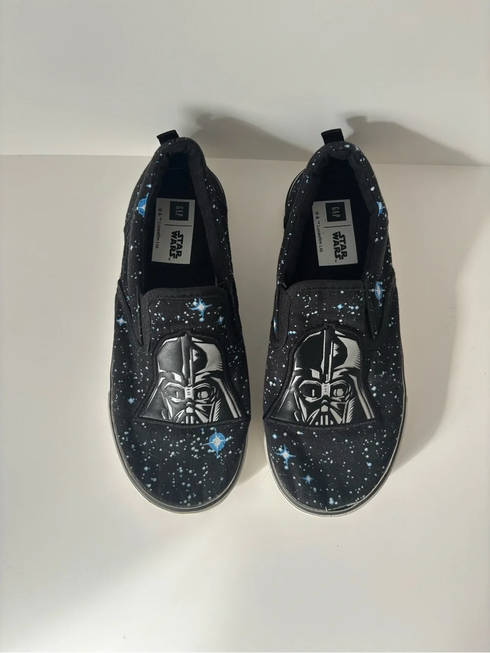 GAP Kids Black Darth Vader Slip-On Sneakers with Blue Star Print Size 3